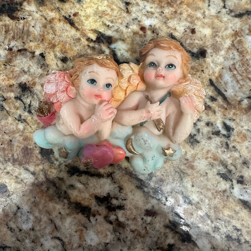 Cherubic Angel Figurine Magnet